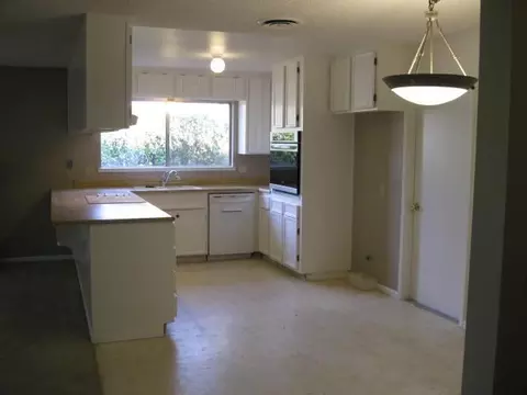 641 E Minnesota Ave, Turlock, CA 95382 photo 3