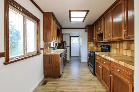 211 Carson, Stockton, CA 95207 photo 11