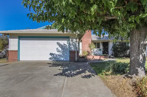 211 Carson, Stockton, CA 95207 photo 2