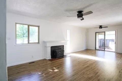 211 Carson, Stockton, CA 95207 photo 8