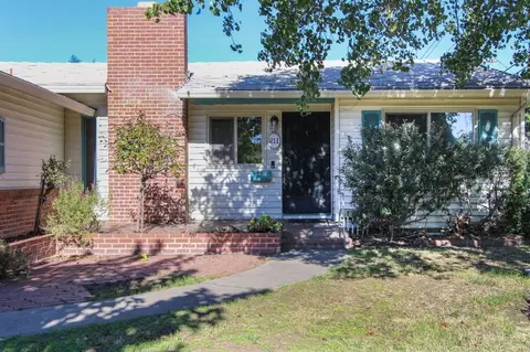 211 Carson, Stockton, CA 95207 photo 4
