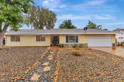 9060 El Oro Plaza Dr, Elk Grove, CA 95624