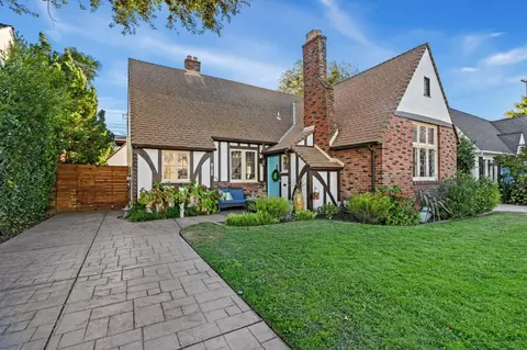 2120 Markham Way, Sacramento, CA 95818