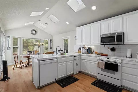 413 Montrose Ct, Modesto, CA 95355 photo 8