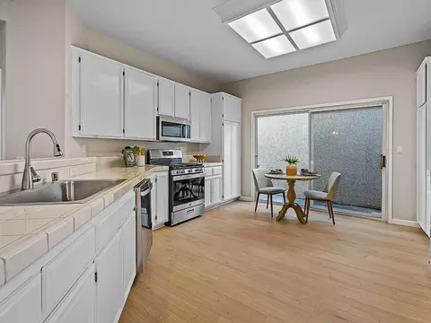 Kitchen - 446 Elegance Pl, Folsom, CA 95630 photo 1 of 5