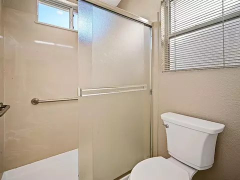 Bath - 446 Elegance Pl, Folsom, CA 95630 photo 3 of 4
