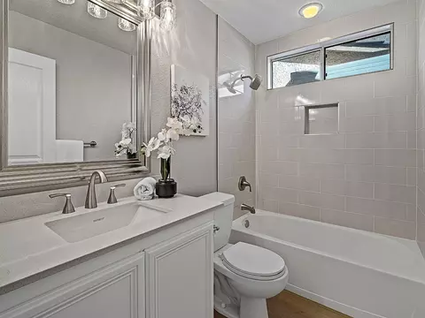 Bath - 446 Elegance Pl, Folsom, CA 95630 photo 4 of 4