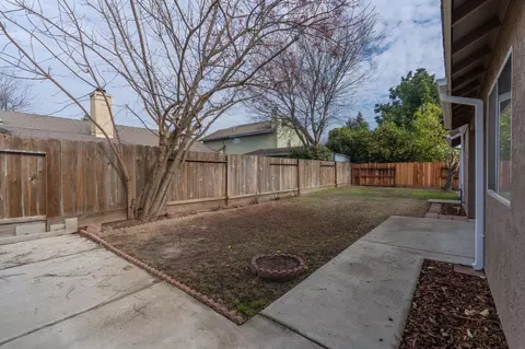 Exterior - 295 Fullerton Dr, Turlock, CA 95382 photo 7 of 7