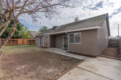 Exterior - 295 Fullerton Dr, Turlock, CA 95382 photo 4 of 7
