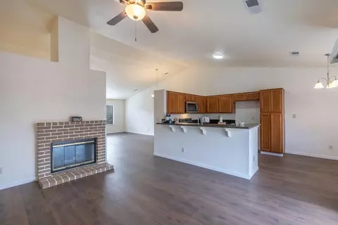 Living - 295 Fullerton Dr, Turlock, CA 95382 photo 2 of 7