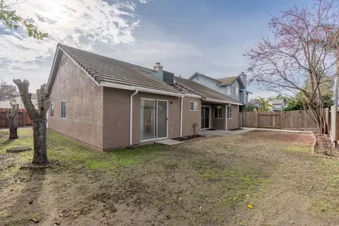 Exterior - 295 Fullerton Dr, Turlock, CA 95382 photo 3 of 7