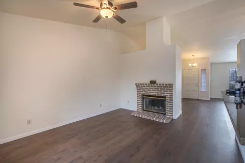 Living - 295 Fullerton Dr, Turlock, CA 95382 photo 4 of 7