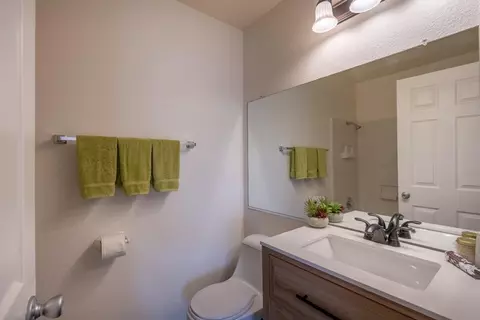 Bath - 295 Fullerton Dr, Turlock, CA 95382 photo 2 of 3