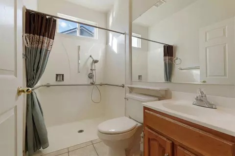 Bath - 760 Dody Dr, Manteca, CA 95337 photo 1 of 5