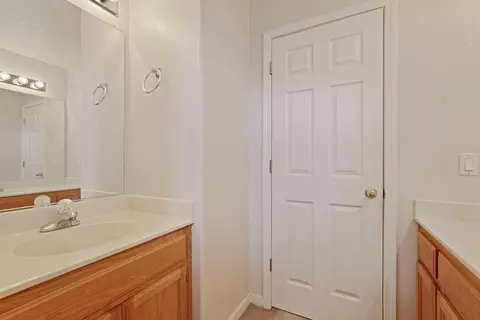 Bath - 760 Dody Dr, Manteca, CA 95337 photo 4 of 5