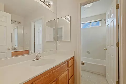 Bath - 760 Dody Dr, Manteca, CA 95337 photo 2 of 5