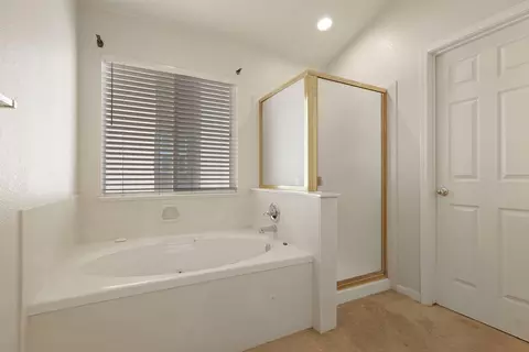 Bath - 760 Dody Dr, Manteca, CA 95337 photo 5 of 5