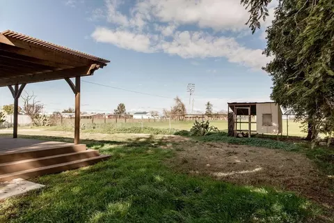 Exterior - 5647 E Jahant Rd, Galt, CA 95632 photo 13 of 15