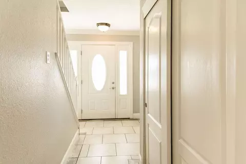 Entry Way - 5647 E Jahant Rd, Galt, CA 95632 photo 6 of 7