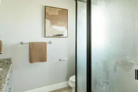 Bath - 5647 E Jahant Rd, Galt, CA 95632 photo 3 of 12