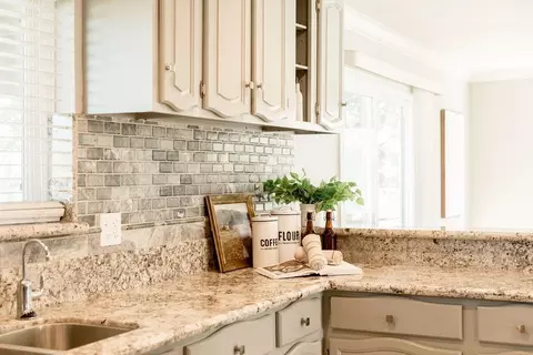 Kitchen - 5647 E Jahant Rd, Galt, CA 95632 photo 2 of 8