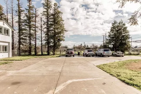 Exterior - 5647 E Jahant Rd, Galt, CA 95632 photo 7 of 15