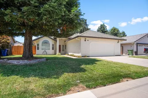 3675 Colorado, Turlock, CA 95382 photo 2