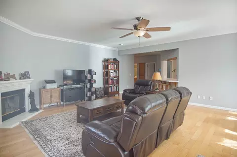 3675 Colorado, Turlock, CA 95382 photo 13