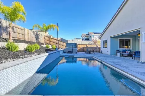 Exterior - 4822 White Pine Ct, Folsom, CA 95630 photo 5 of 12