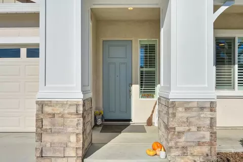Exterior - 4822 White Pine Ct, Folsom, CA 95630 photo 3 of 12