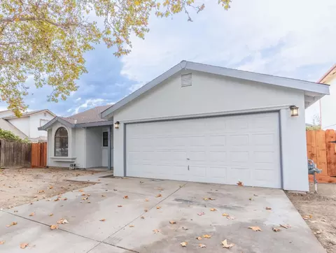 1321 Cape Cod Dr, Modesto, CA 95358 photo 2