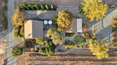 5430 E Kettleman Ln, Lodi, CA 95240 photo 2