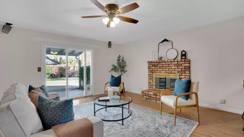 Living - 1637 Dickey Ct, Ripon, CA 95366 photo 3 of 4