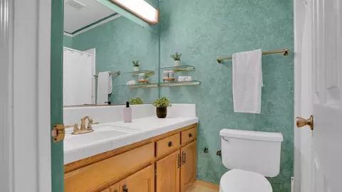 Bath - 1637 Dickey Ct, Ripon, CA 95366 photo 2 of 2