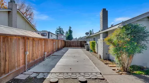 Exterior - 1637 Dickey Ct, Ripon, CA 95366 photo 9 of 9