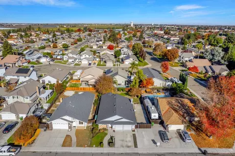 View/Area - 1637 Dickey Ct, Ripon, CA 95366 photo 2 of 5