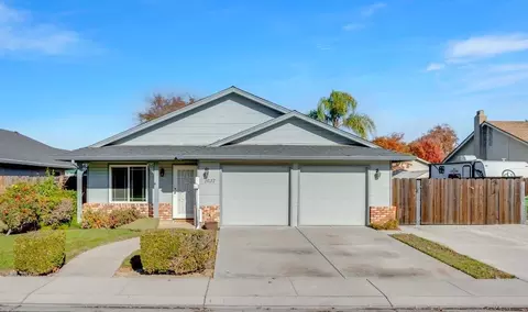 Exterior - 1637 Dickey Ct, Ripon, CA 95366 photo 2 of 9