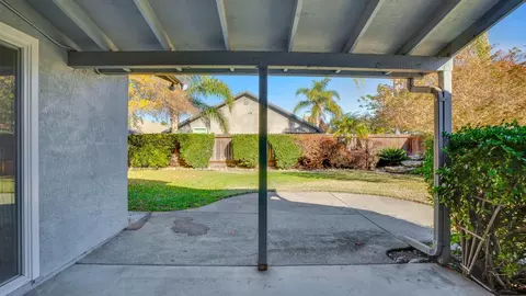 Exterior - 1637 Dickey Ct, Ripon, CA 95366 photo 5 of 9