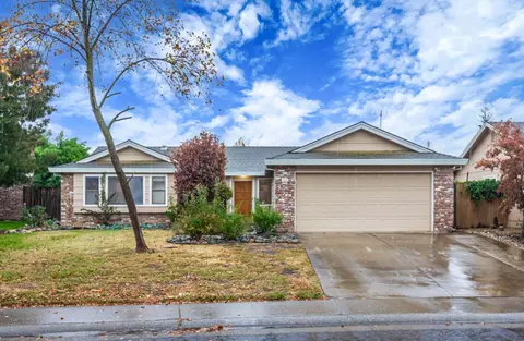 1222 Crescendo Dr, Roseville, CA 95678