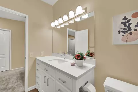 Bath - 1218 Radcliffe Dr, Davis, CA 95616 photo 4 of 5