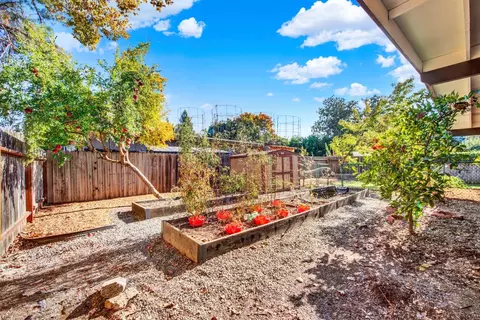 Exterior - 1218 Radcliffe Dr, Davis, CA 95616 photo 22 of 25