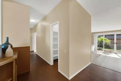 Entry Way - 1218 Radcliffe Dr, Davis, CA 95616 photo 2 of 7