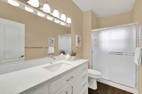 Bath - 1218 Radcliffe Dr, Davis, CA 95616 photo 3 of 5