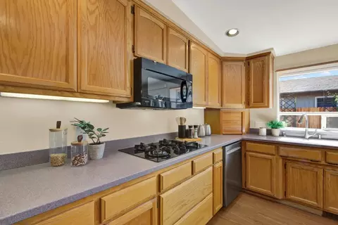 Kitchen - 1218 Radcliffe Dr, Davis, CA 95616 photo 5 of 7