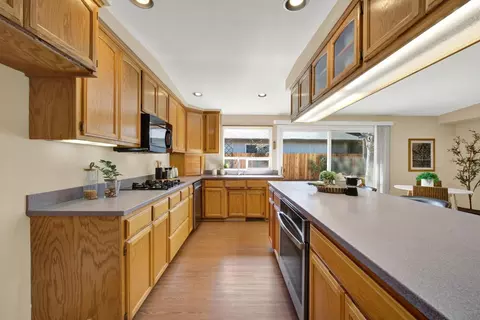 Kitchen - 1218 Radcliffe Dr, Davis, CA 95616 photo 2 of 7