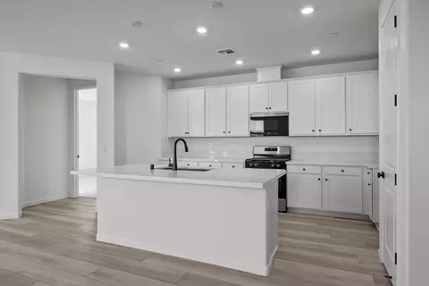 2450 Barolo St, Manteca, CA 95337 photo 5