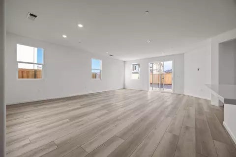 2450 Barolo St, Manteca, CA 95337 photo 3