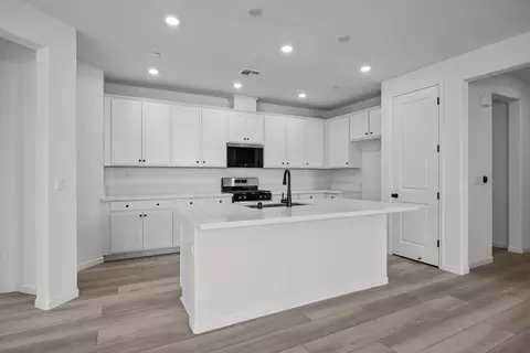 2450 Barolo St, Manteca, CA 95337 photo 4