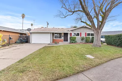 7593 Titian Pkwy, Sacramento, CA 95823