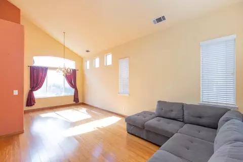 1676 Komenich Dr, Manteca, CA 95336 photo 5